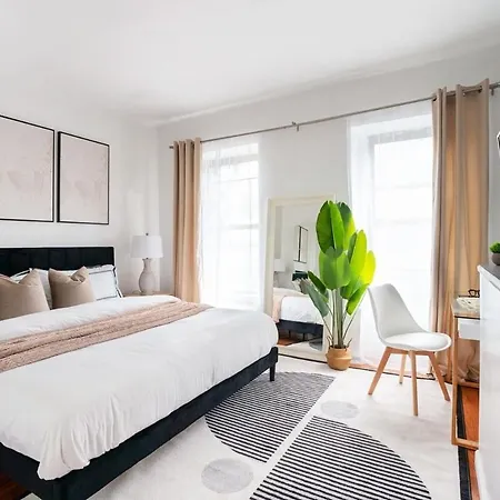 454-3E Prime Location 1Br Newly Furnished Apartment